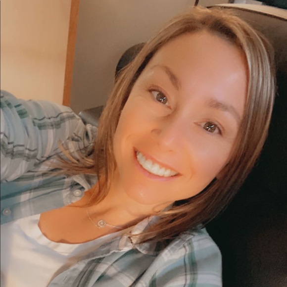 Meet your Posher, Danielle - Picture 3 of 4